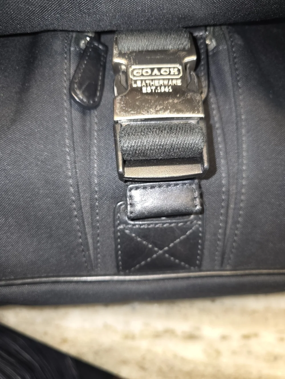 COACH Transatlantic Messenger Authentic Leather/Neoprene.